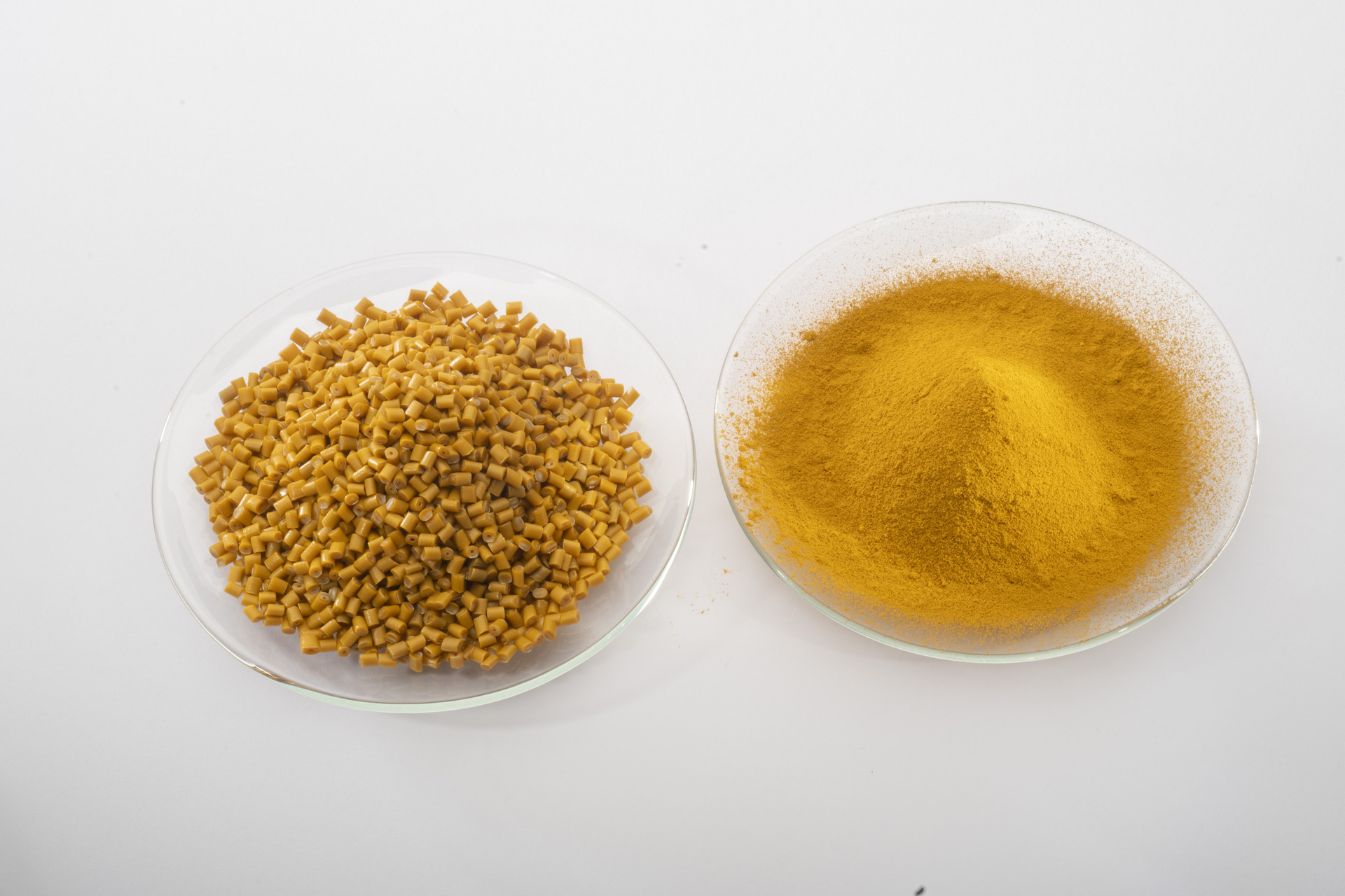 LANXESS的Bayferrox和Colortherm品牌的黄色颜料用于所有普通聚合物材料以及工程热塑性塑料。该产品经过专门开发，可在所有挤出系统中实现高效加工，同时确保即使在最高生产温度下也具有优异的颜色性能。照片：朗克斯股份有限公司